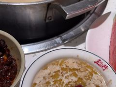 -三人行骨头王火锅(长寿店)