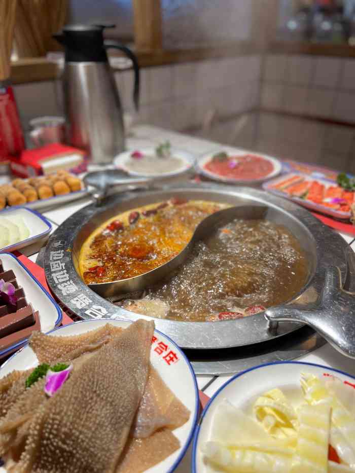 贤合庄卤味火锅(蓬江店)-"还没吃,体验就太差了,应该提高服务,培养.