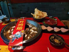 -谭鸭血老火锅(万象九宜城店)