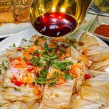 直接上手啃超级爽，如果能嘬上一口啤酒真的无敌