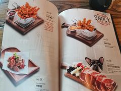菜单-I HOLIC艾豪丽披萨(KKone店)