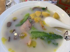 -大脸鸭记鸭血粉丝·小锅米线(水游城店)