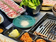 -臻牛烤肉