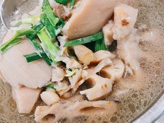 猪弯骨藕汤-小民大排档(光谷店)