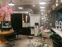 -时尚殿堂明星门店