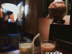 抹茶拿铁-樹下遇见树·咖啡