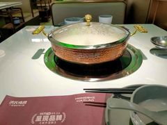 -洪氏嗨捞·广东猪肚鸡·椰子鸡火锅(西咸万象城店)