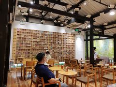 -猫的天空之城概念书店(杭州南宋御街店)