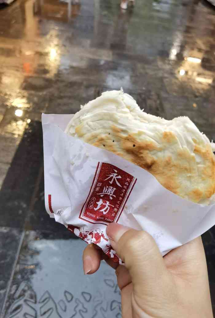 潼关肉夹馍-"到了西安肯定要逛一下网红的永兴坊,和大多.