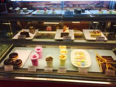 面包甜点陈列柜-丽都DELICATESSEN熟食店