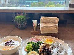 -上海虹桥中心爱琴海亚朵S酒店