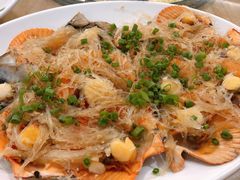蒜蓉粉丝蒸扇贝-明记海鲜大排档(巽寮湾店)