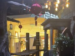 -暴风岛沉浸式体验馆(百联世纪店)