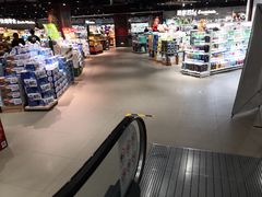 -中百仓储超市有限公司(越秀星汇维港店)