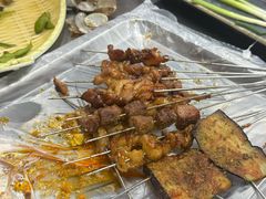 -小山羊功夫串·泰安烧烤·海鲜小炒老地摊店