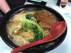 红烧猪扒汤面-食惠里小笼包面馆(越秀店)