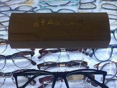 -臻美视爵眼镜·明月·依视路·蔡司折扣店(广渠门店)