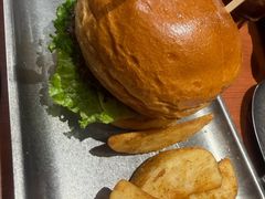 爆汁肥牛堡-魏斯理汉堡(西安沣东吾悦店)