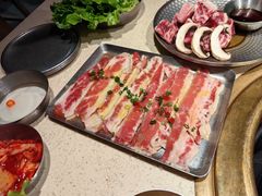 蚂蚁洞特色肥牛-Ant 蚂蚁洞烤肉·大营地(上海静安大悦城店)