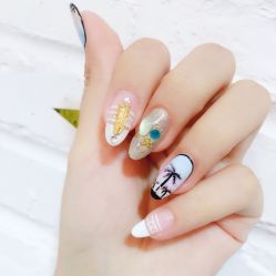 -逸日式美甲美睫工作室