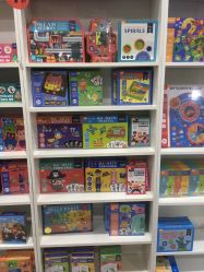 -逝水玩具折扣店