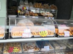 面包甜点陈列柜-闻酥园(水碾河路店)