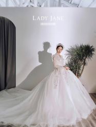 -Lady  Jane高端婚纱礼服馆