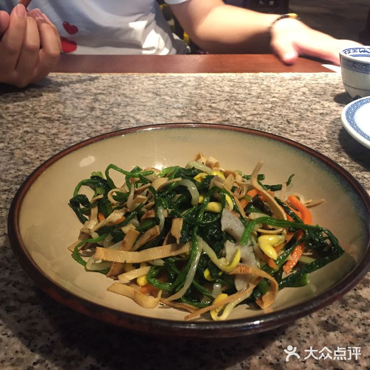 薄饼牛肉松那个不太建议点 里面有酸豆角