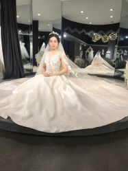 -艾米丽婚纱礼服