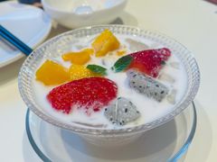 水果椰汁冰粉-巷子宽·酸菜鱼(迪士尼小镇店)