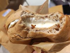 肉桂提子贝果（含奶油）-Tims天好咖啡·贝果(东吴龙湖天街店)