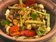 酱爆猪生肠-天宝食坊·啫啫煲大排档(西华路店)