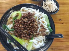-丽虹云南过桥米线(兴工街店)
