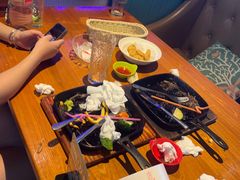 -豪客嘉族·麦尼顿西餐厅(乐福天下店)