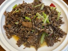 猫爪菇炒牛肉-下梅人家土菜馆(历史文化餐厅度假区店)