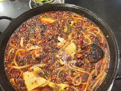 -鸿顺老铁锅美蛙鱼府(解放碑店)