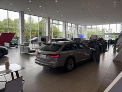 -上海永达奥诚奥迪4S店(申江路店)