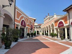 -佛罗伦萨小镇广佛名品奥特莱斯(疏港路店)