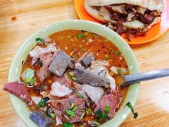 火烧夹肉-清真-戏楼王记牛肉面
