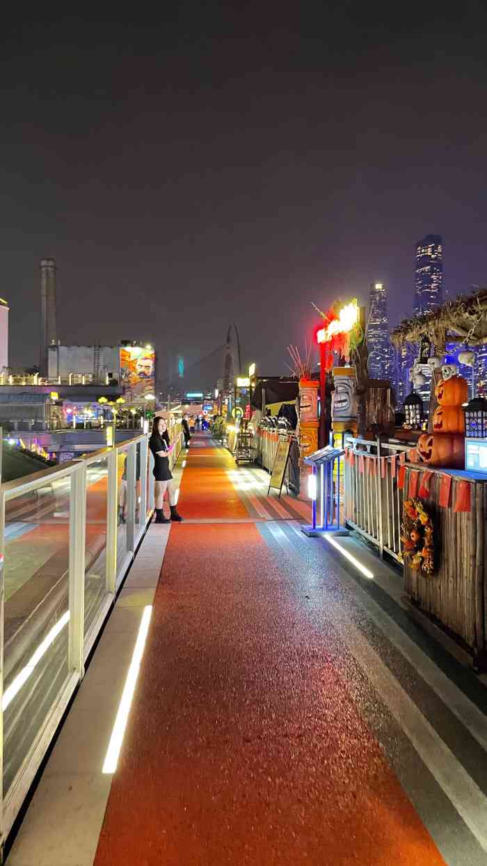 珠江琶醍啤酒文化创意艺术区-"环境: 现在附近在装饰升级当中,会有些