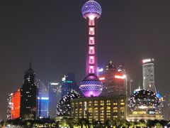 -黄浦江游览十六铺3号码头网红自助餐