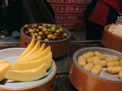 -龍歌自助小火锅(市南金茂湾店)