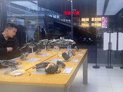 -DJI大疆(深圳华强北曼哈授权体验店)