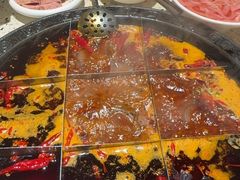 -红九格老火锅(三峡广场店)