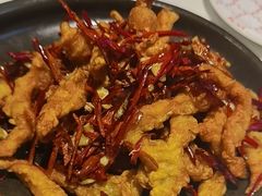 -阿瓦山寨·湘菜现炒·剁椒鱼头王(咸阳总店)