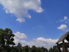 -田园东方蜜桃村的田野营地