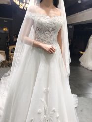 -艾米丽婚纱礼服