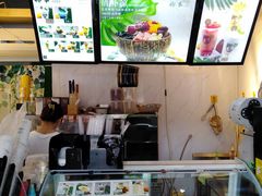 -津椰本·海南正宗椰奶清补凉(店一店)