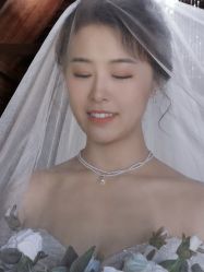-现代经典婚纱摄影