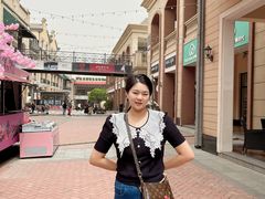 -王府井奥莱临潼小镇(临潼店)